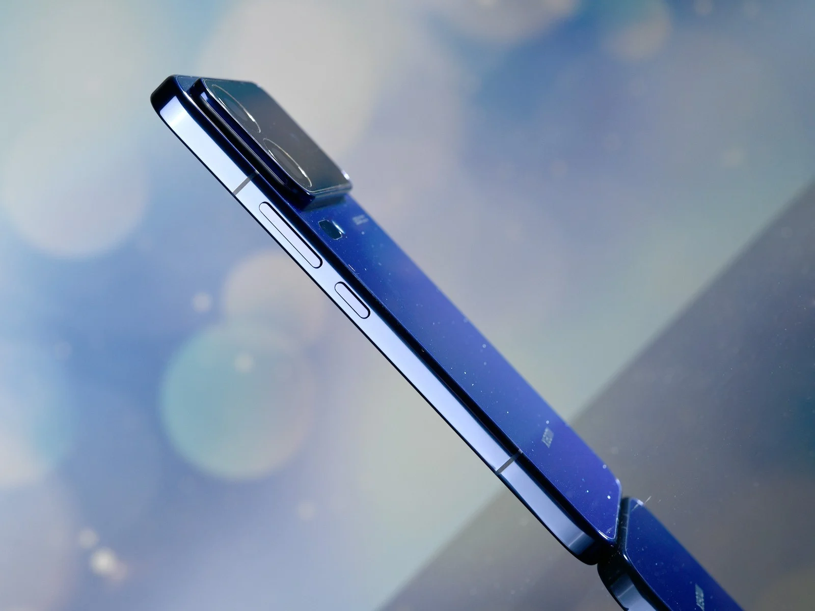 Xiaomi 18 Pro Max Galaxy Blue: khi đá sao trở thành ngôn ngữ thiết kế