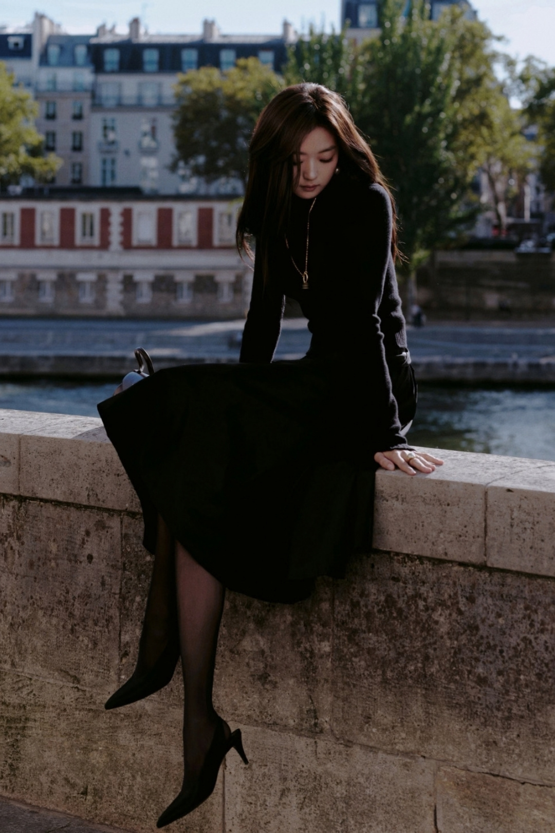 Tôn Thiên, Suzy và V BTS định nghĩa phong cách Celine