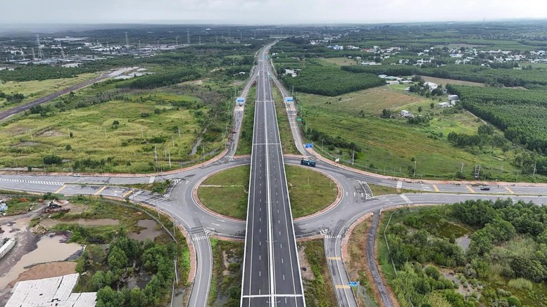 Cao tốc Bến Lức - Long Thành thông toàn tuyến: cú hích kết nối miền Tây và Đông Nam Bộ