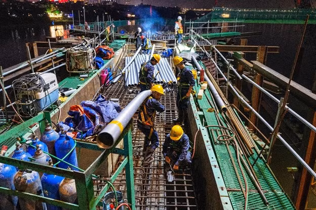 7 cầu vượt sông Hồng: bước ngoặt hạ tầng cho Hà Nội trước APEC