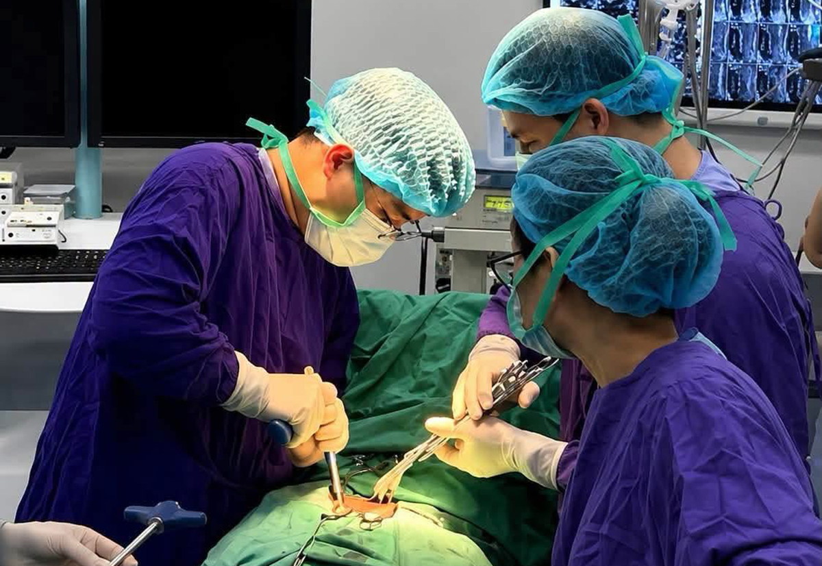Kỹ thuật cắt ruột cấp cứu: Quyết định sinh tử trong vài giờ
