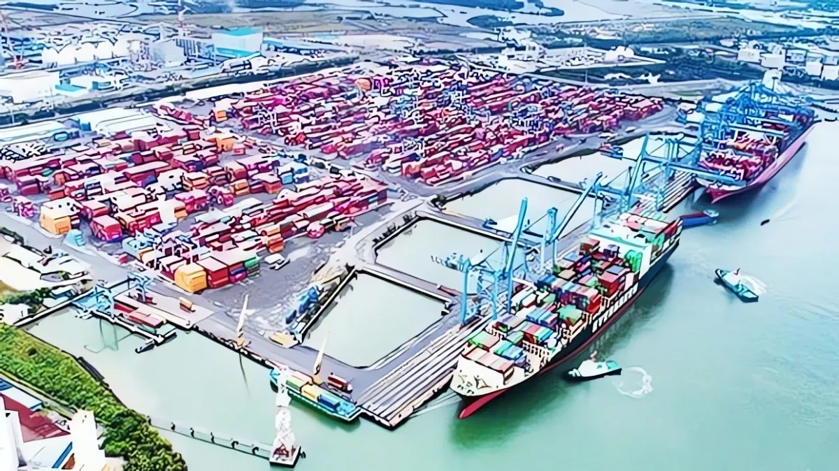 Xuất khẩu tăng 22%, nhập khẩu tăng 35%: Ngân hàng phải làm gì với cán cân thương mại mới?