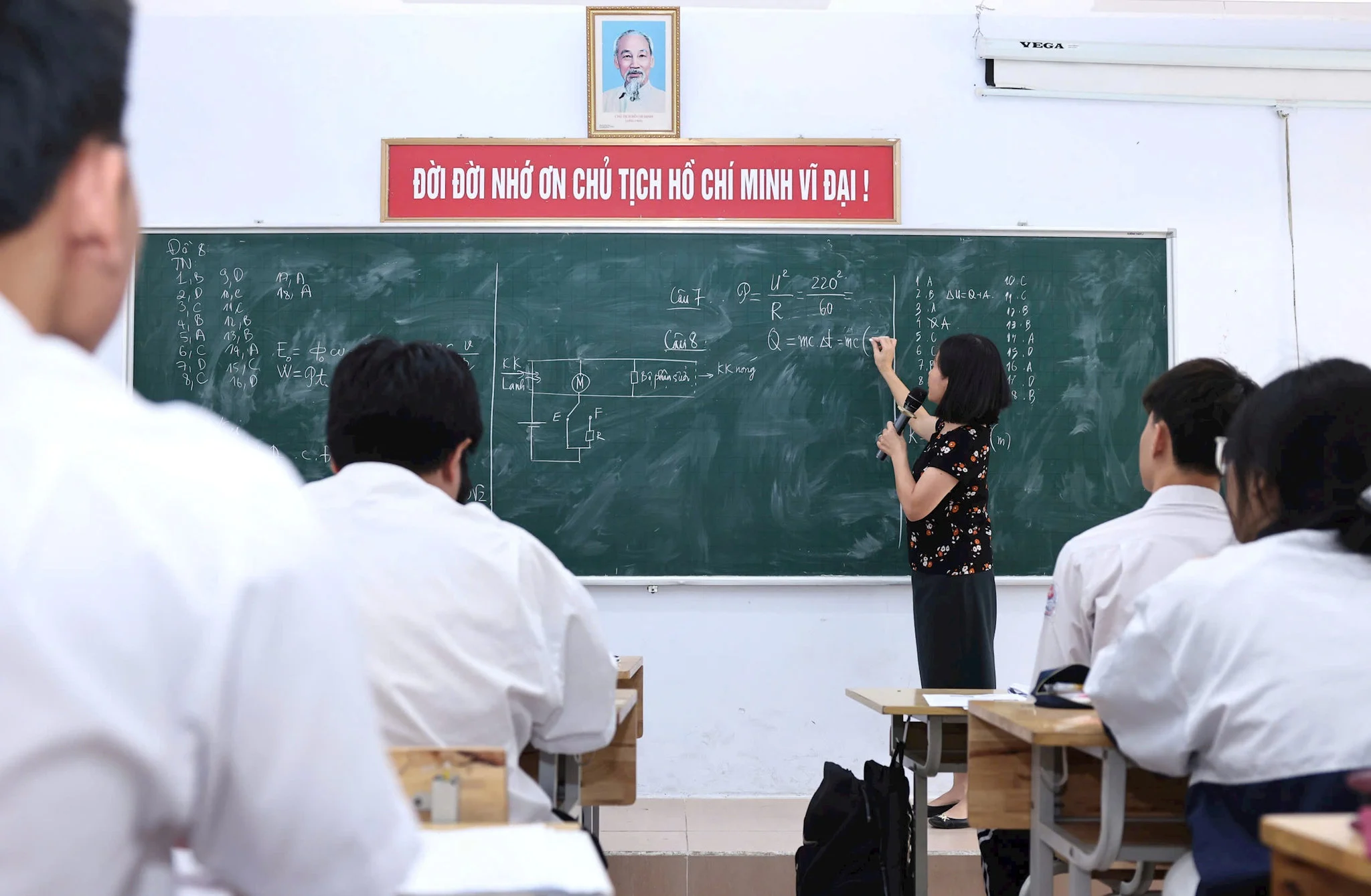 Ban đại diện cha mẹ không còn là nơi thu tiền?
