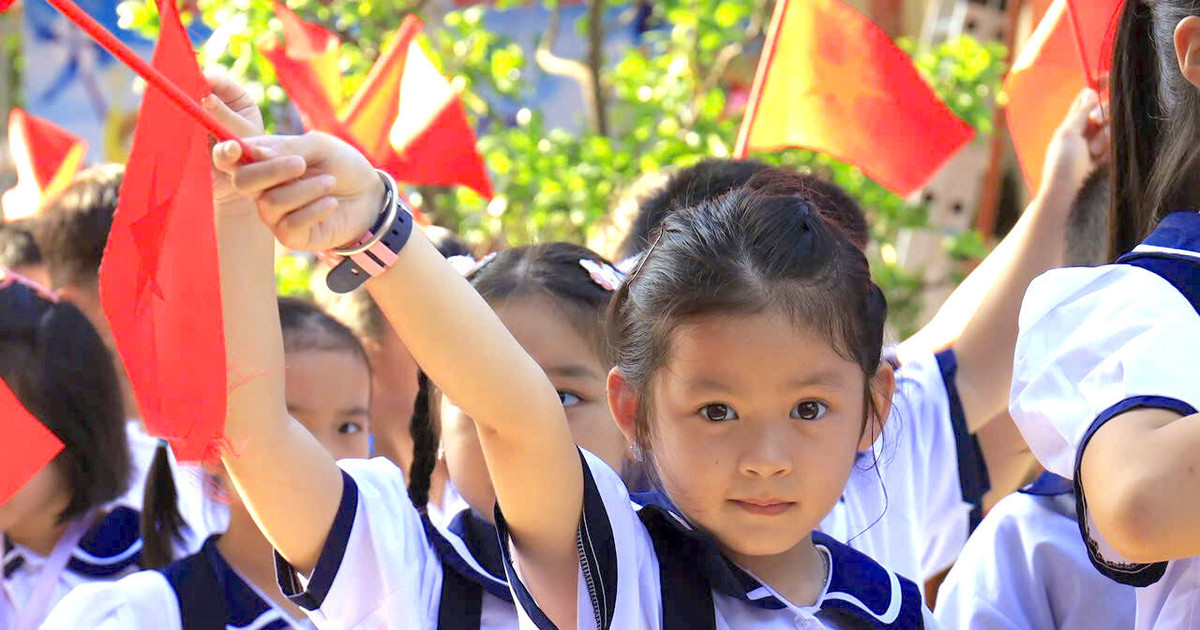 Đường dây nóng lạm thu và dạy thêm sai quy định: Phụ huynh cần chủ động sử dụng