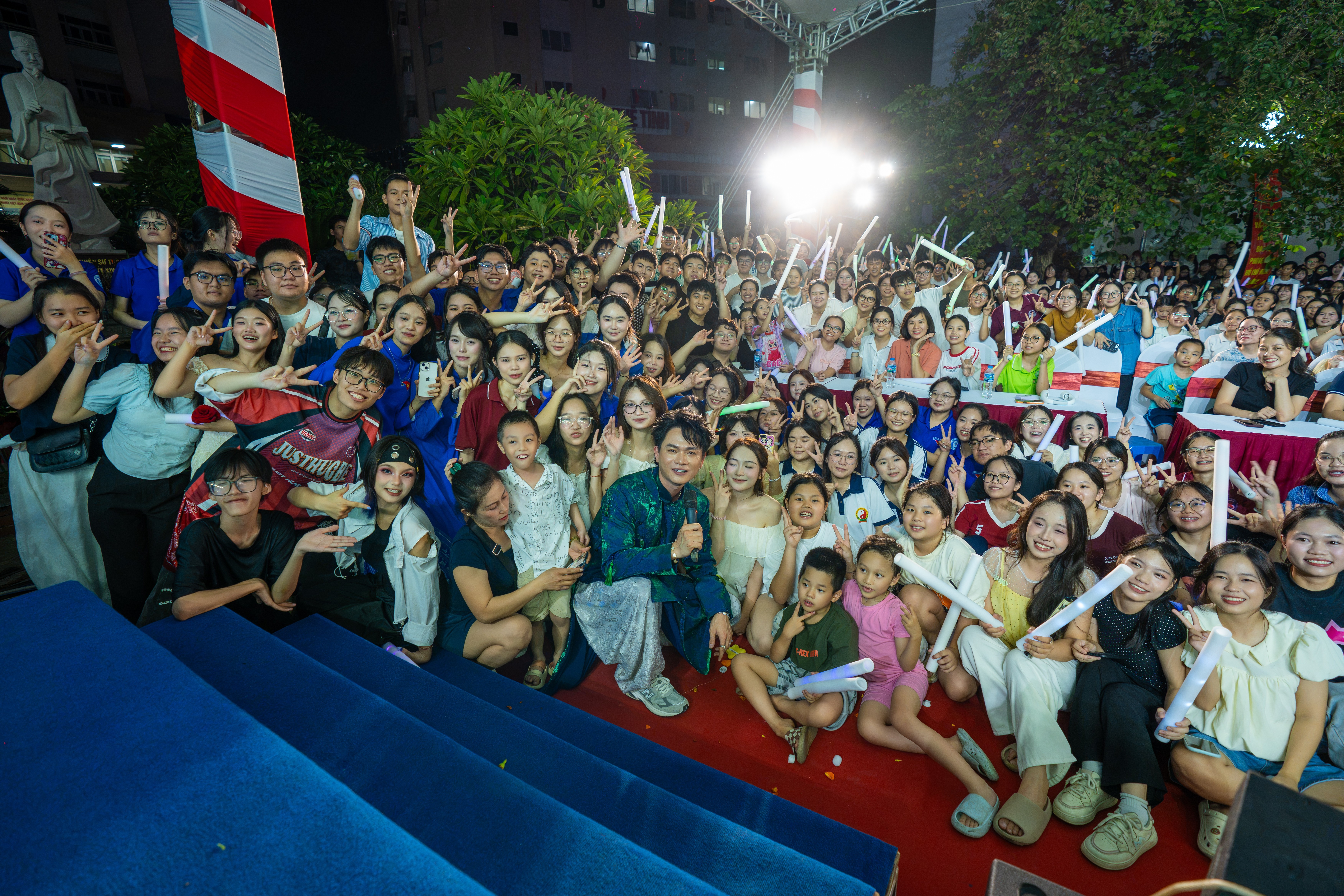 Những đêm nhạc sinh viên: khi sao pop bước vào campus