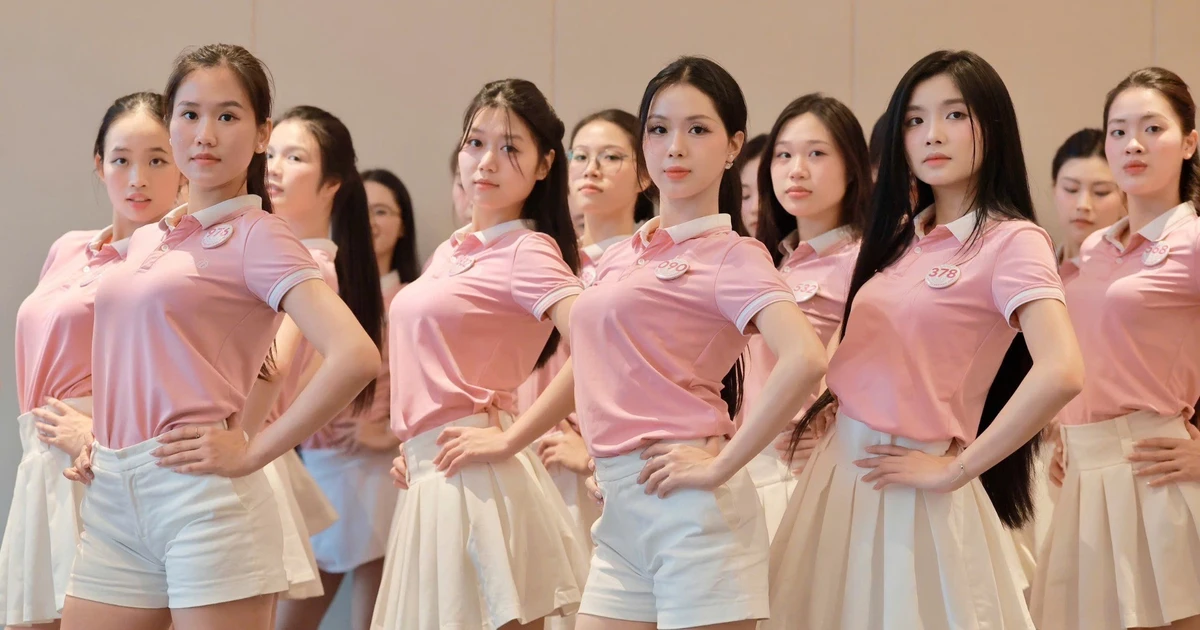 Chung khảo Hoa hậu Việt Nam: Áo dài ‘Dọc miền di sản’ tôn vinh bản sắc