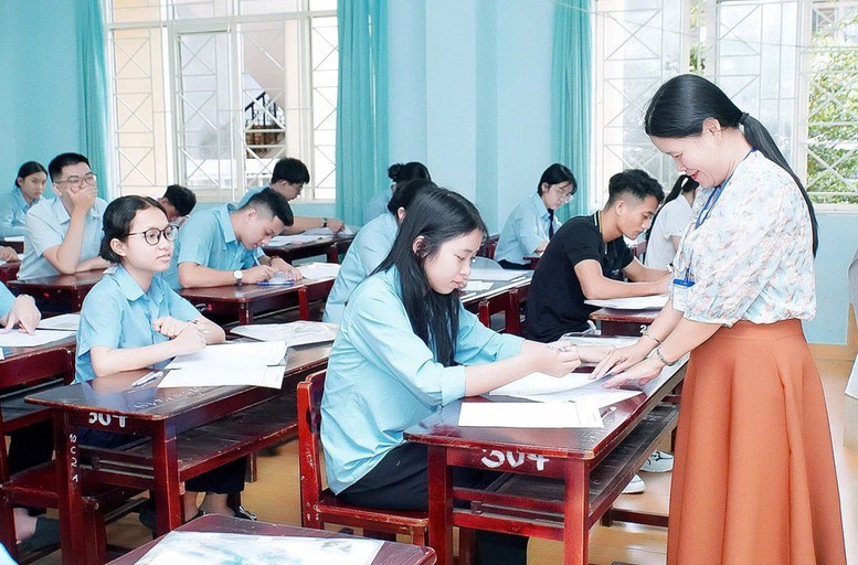 Khi trường học sáp nhập: Bài toán quản trị siêu trường