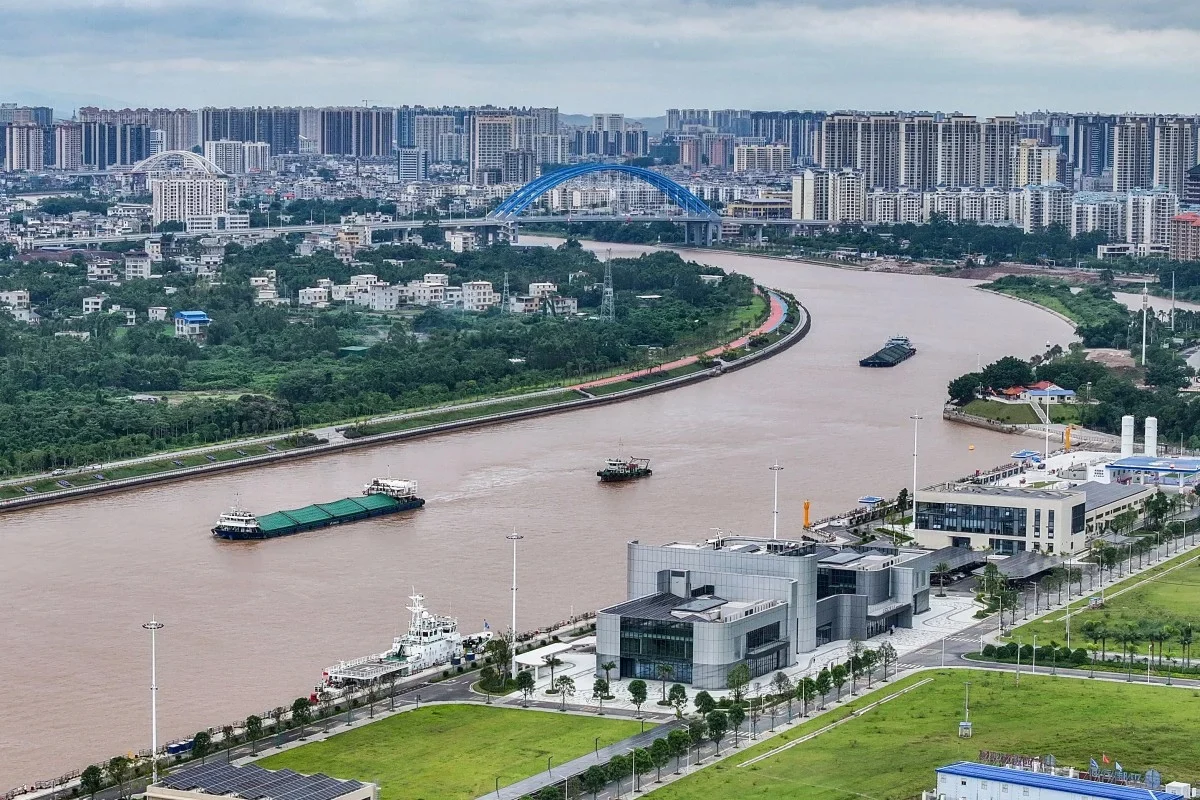 Kênh đào Bình Lục và tuyến Nam Ninh - Cần Thơ: cơ hội hay sức ép?