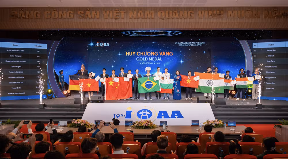 Từ cú hích IOAA đến chiến lược đào tạo Olympic Thiên văn quốc tế