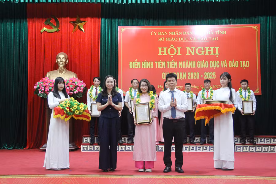 Giáo viên Hà Tĩnh chia sẻ cách làm chủ AI để đổi mới phương pháp dạy học