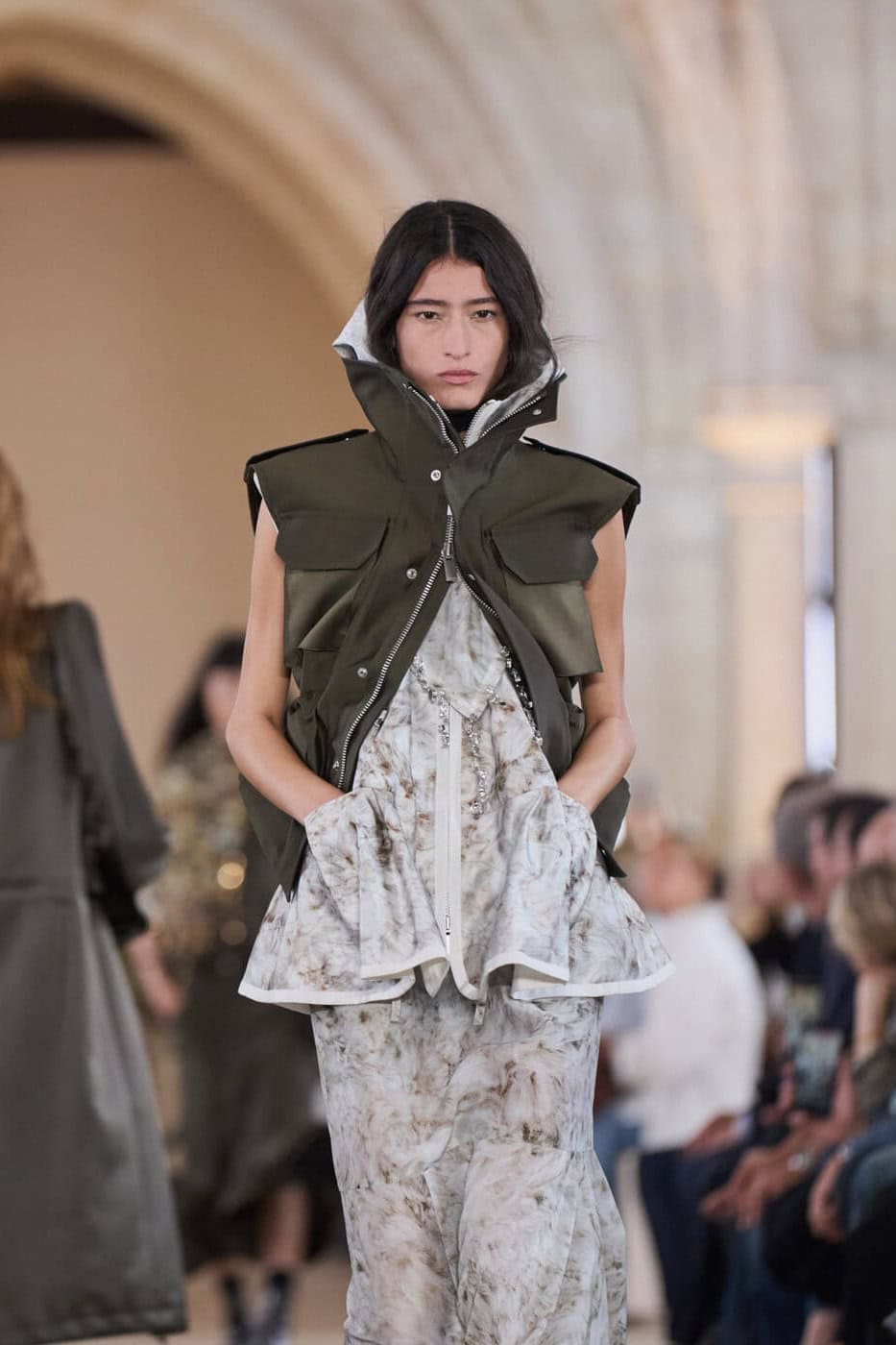 Sepuluh Koleksi Spring dari Rumah Fesyen Mewah: Minimalisme hingga Avant-Garde
