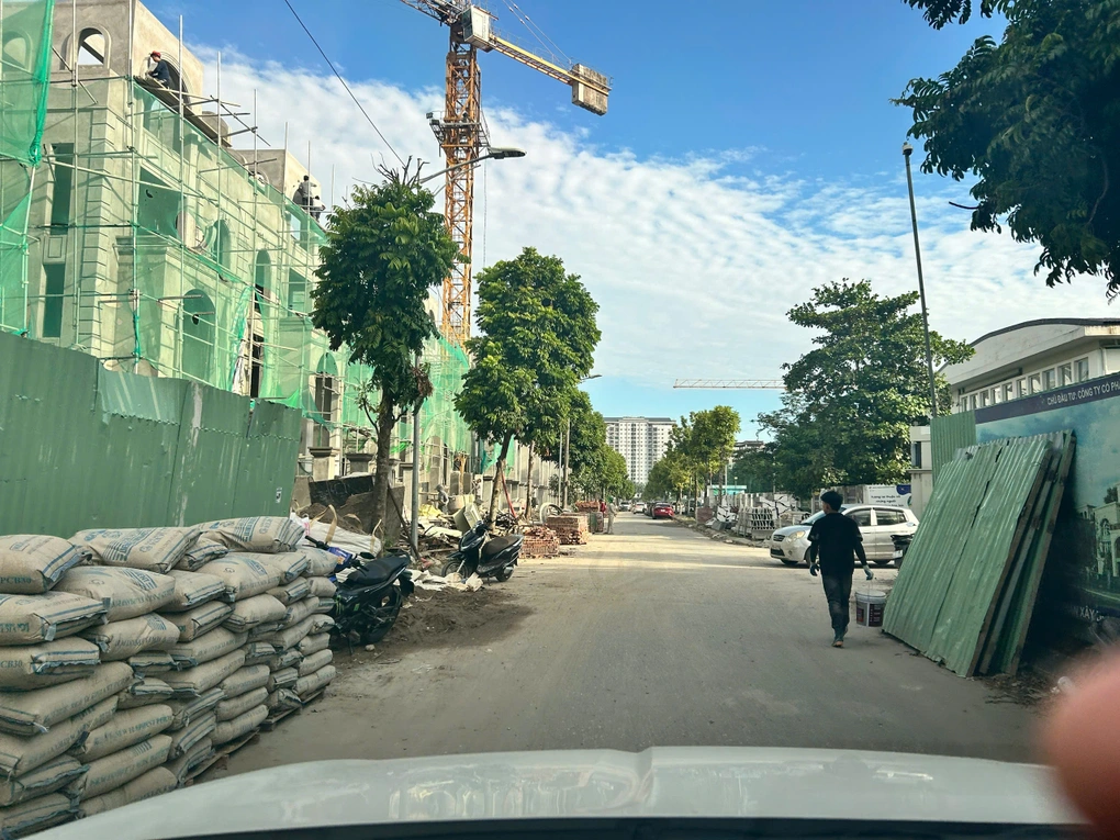 Công trình xây dựng sát trường học và bài toán an toàn đường đến trường