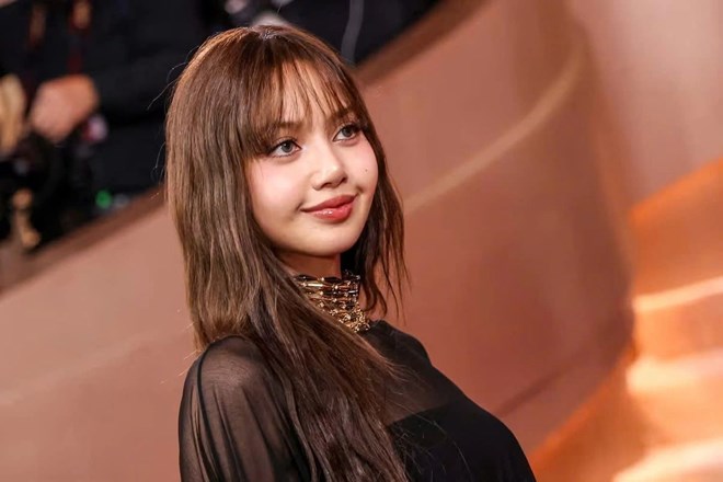 Lisa Và Hành Trình Vượt Qua Nghi Ngờ Bản Thân Để Bước Ra Solo