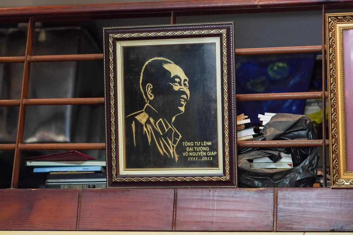 Ba mươi năm theo ống kính: di sản ảnh của Đại tá Trần Hồng về Đại tướng Võ Nguyên Giáp