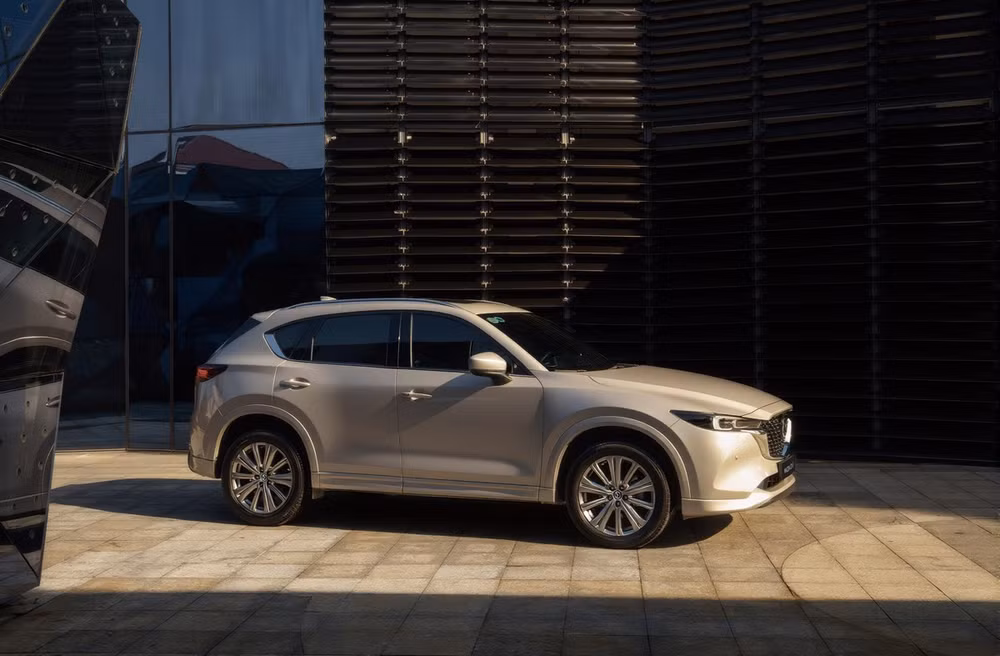 Mazda CX-5 chạm đáy giá: SUV cỡ C xuống ngang tầm xe hạng B