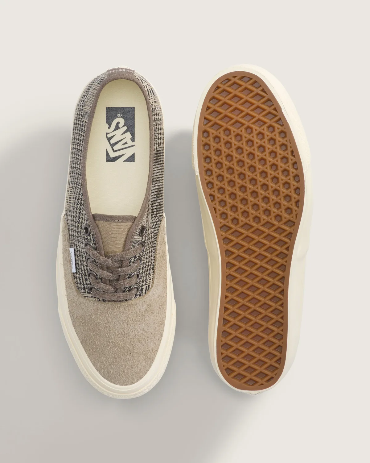 Vans Authentic và Nike Retro: bảng màu mùa thu cho huyền thoại sneaker