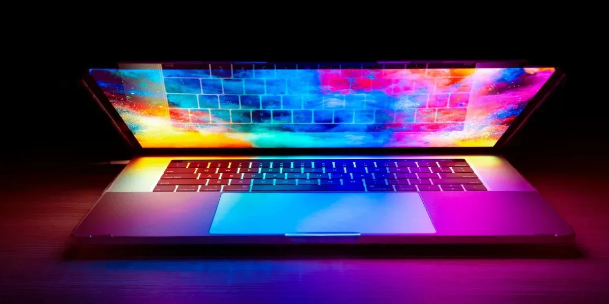 MacBook Pro OLED nhẹ: Apple tái thiết kế toàn bộ bên trong