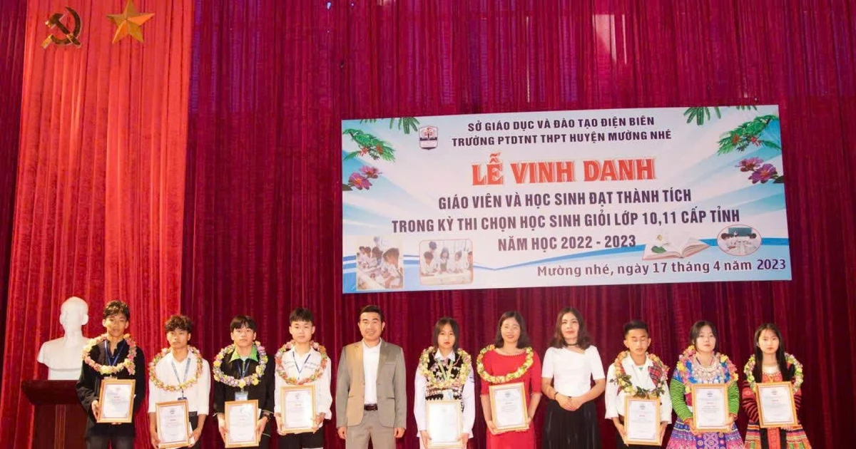 Cô giáo vật lí ở vùng sâu khơi dậy đam mê khoa học