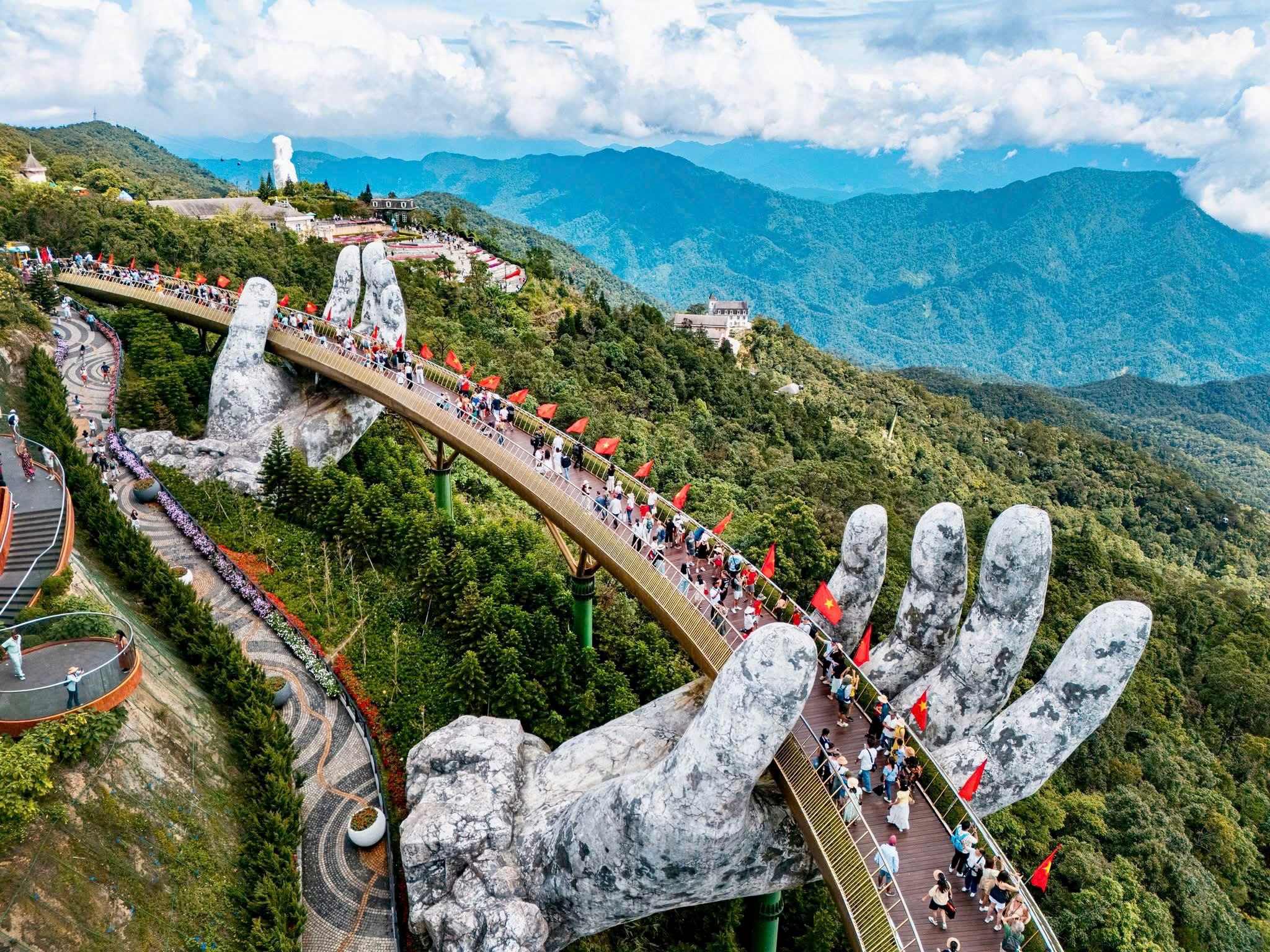 Du lịch Việt Nam tăng trưởng vượt trội giữa đà chậm lại toàn cầu