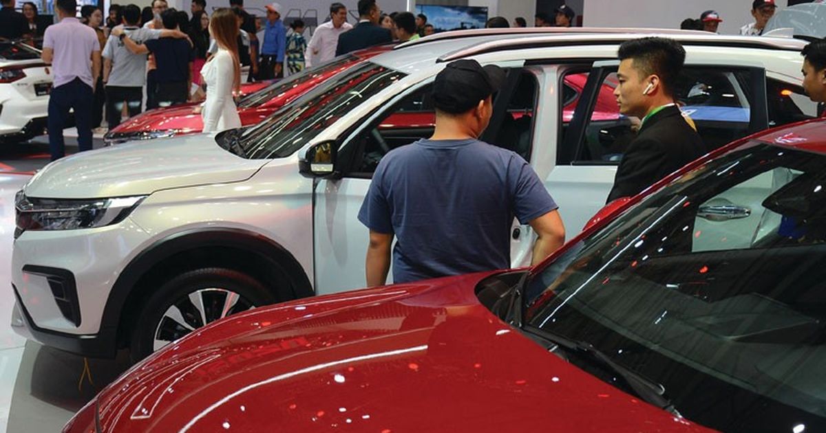 Chiến lược mua ô tô thông minh khi giảm giá cuối năm và lãi vay tăng