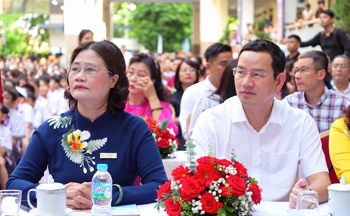 Khi trường học sáp nhập: Bài toán quản trị siêu trường