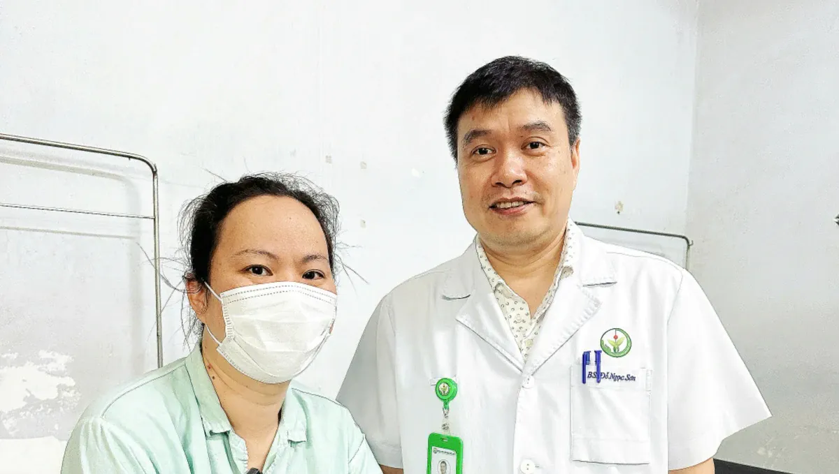 Bác sĩ giải thích ca phẫu thuật nội soi u thận hiếm có huyết khối tĩnh mạch chủ
