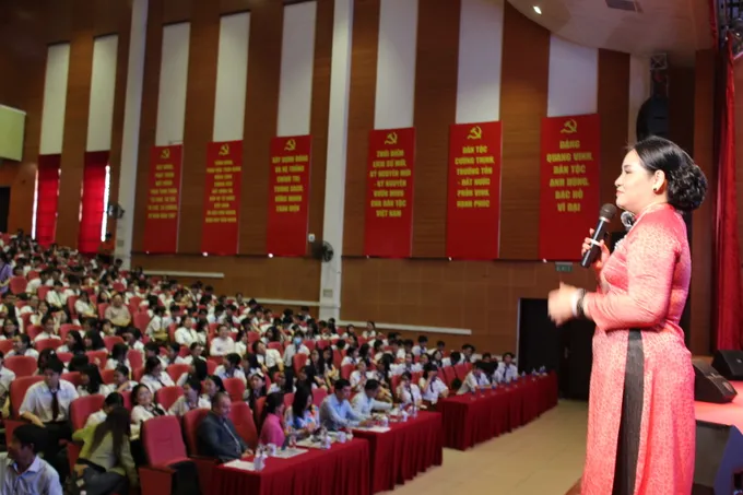 Giải mã cảm xúc tuổi chúng mình qua chương trình tư vấn học đường