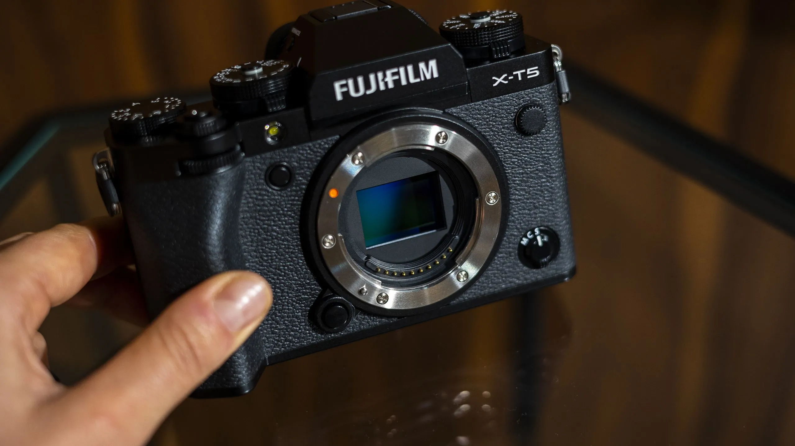 Fujifilm X-T5 giảm giá sâu: Có đáng xuống tiền?