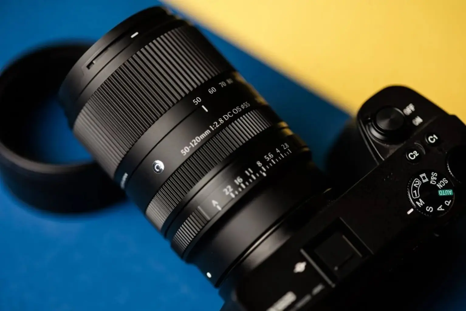 Sigma 50-120mm f/2.8 DC OS: Tele Zoom siêu nhẹ cho APS-C