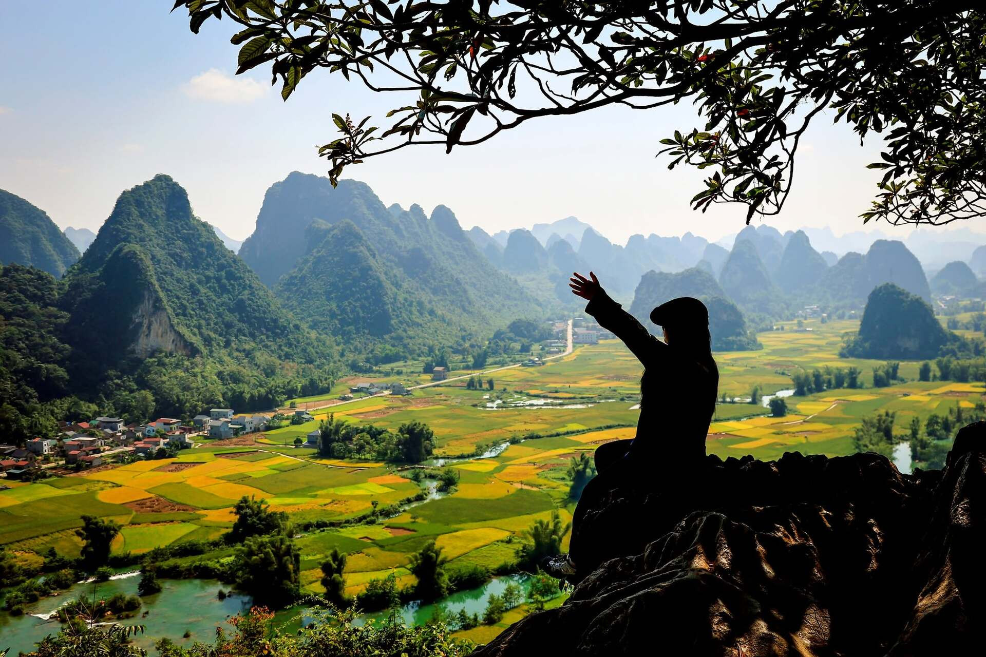 Mùa thu Tây Bắc: 3 điểm đến gần Hà Nội đẹp như tranh mà vẫn tiết kiệm