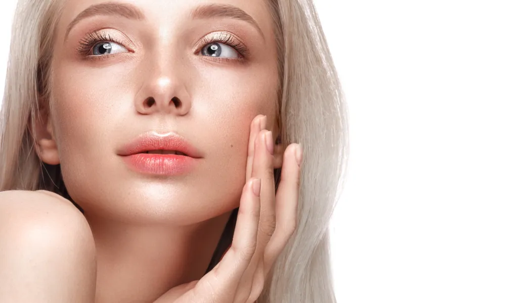 Từ phòng ký túc xá đến sàn diễn: nữ sáng lập viên mỹ phẩm viết lại cuộc chơi