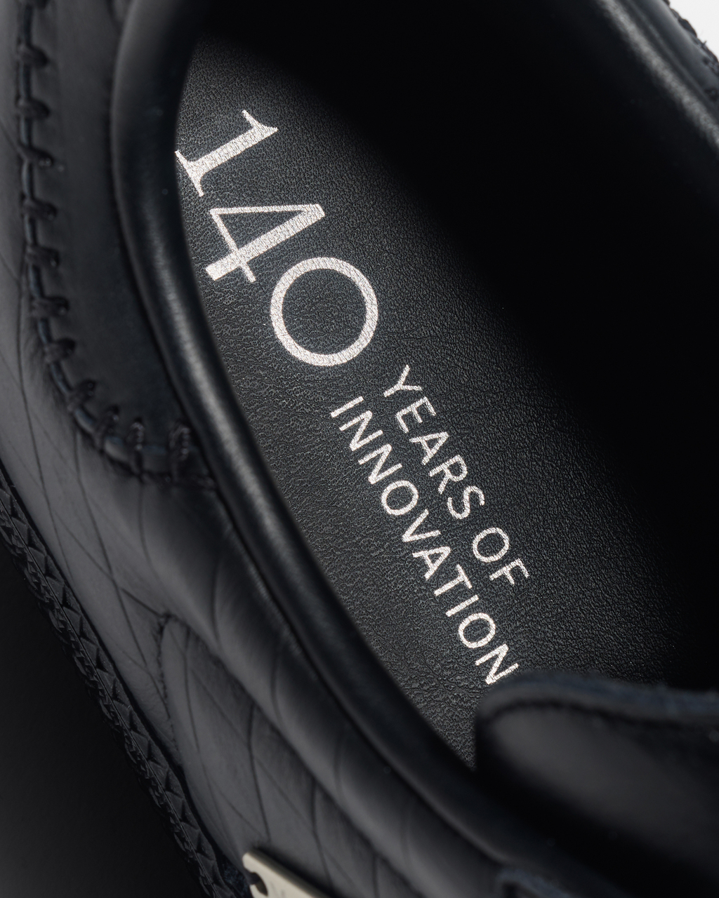 Samba OG Eksklusif: Apabila Kemewahan S-Class Menjejak ke Sneaker