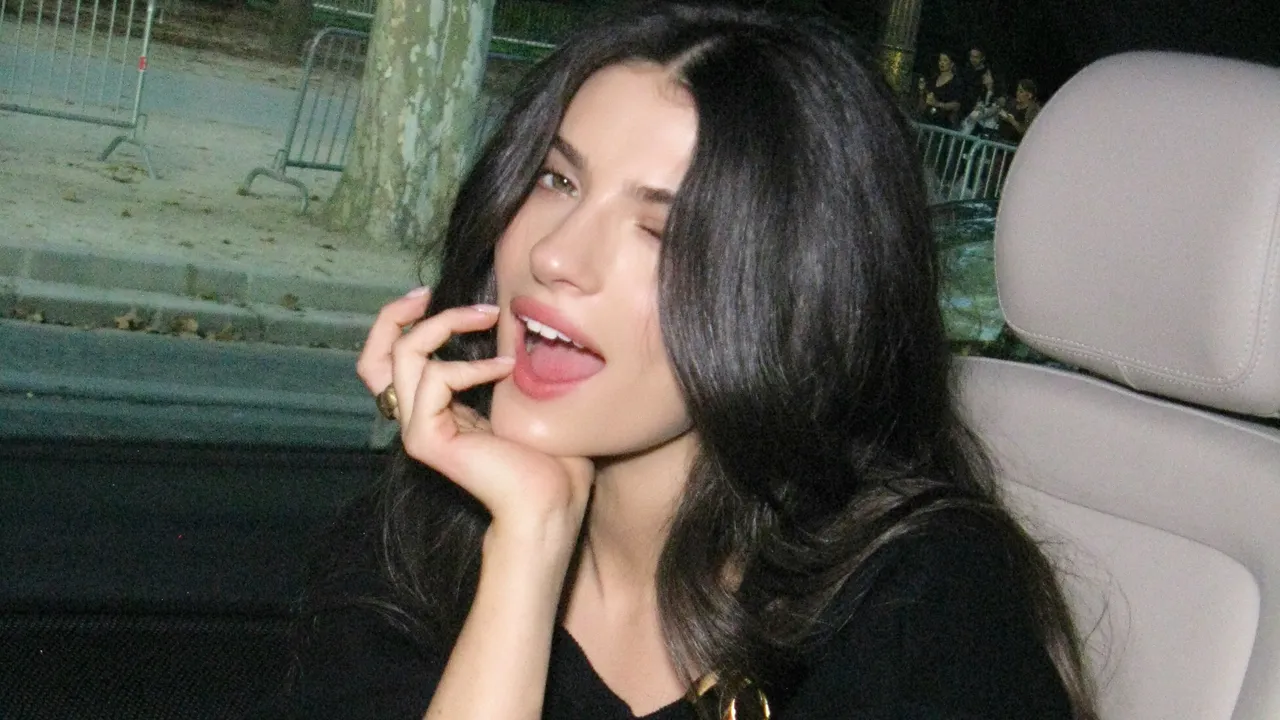 Chanel Xuân-Hè: Matthieu Blazy và đôi cánh Gabrielle