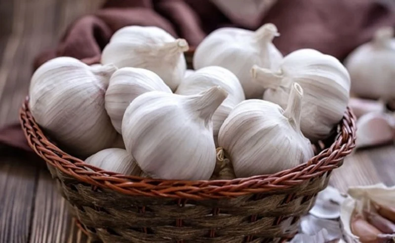 Xoa tỏi lên tay sau khi thái ớt: Mẹo nhỏ nhưng cứu cả buổi nấu ăn