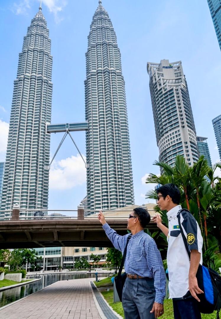 Mesej Dalam Botol Yang Menyambungkan Dua Hati Merentas Lautan