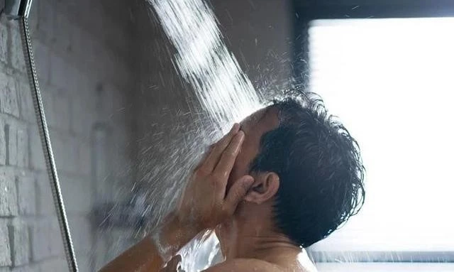 Chảy máu lợi và 4 dấu hiệu viêm nha chu khác không nên bỏ qua