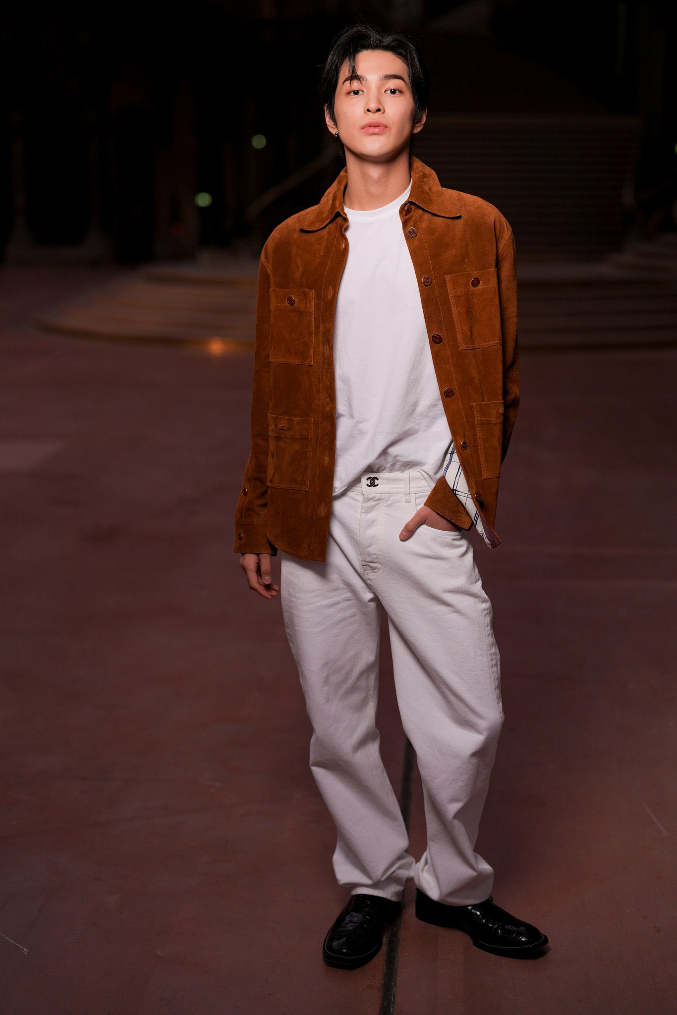 Họa tiết báo in Chanel và cuộc chơi menswear của sao nam