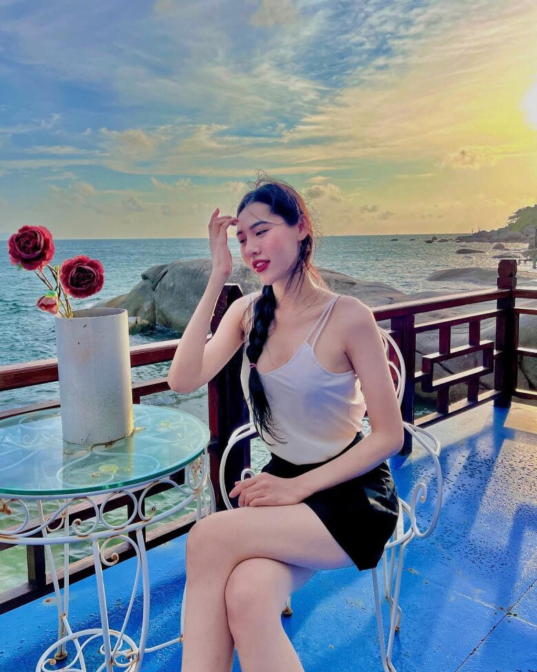 Từ sàn diễn đến đời thường: phong cách hoa hậu ngày càng thực tế
