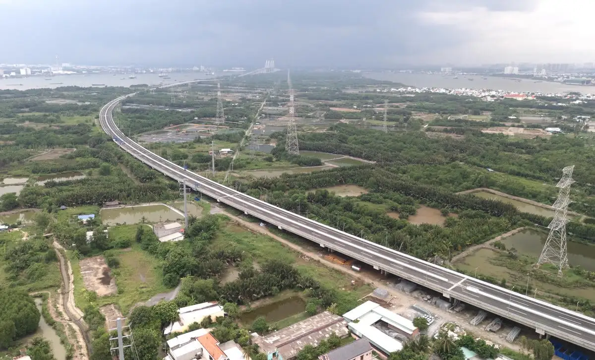 Hạ tầng liên vùng phía Nam tạo chu kỳ mới cho bất động sản khu Đông