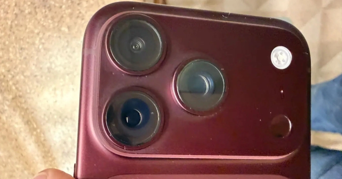 iPhone 18 Pro Burgundy đổi màu quanh camera: lỗi lớp hoàn thiện?