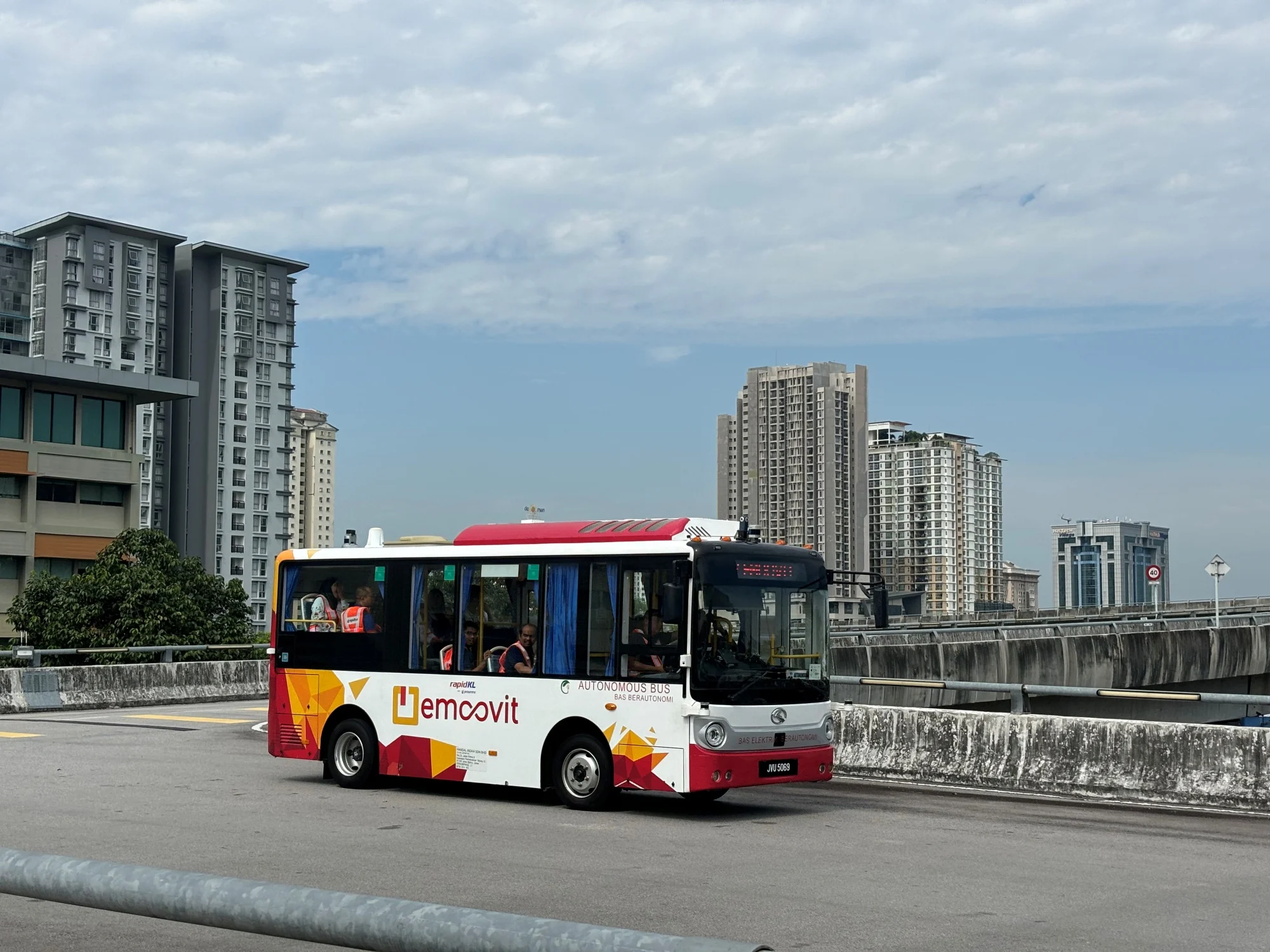 Bas Elektrik Berutonomi RM1 Putrajaya: Panduan Hentian, Jadual dan Cara Menggunakan