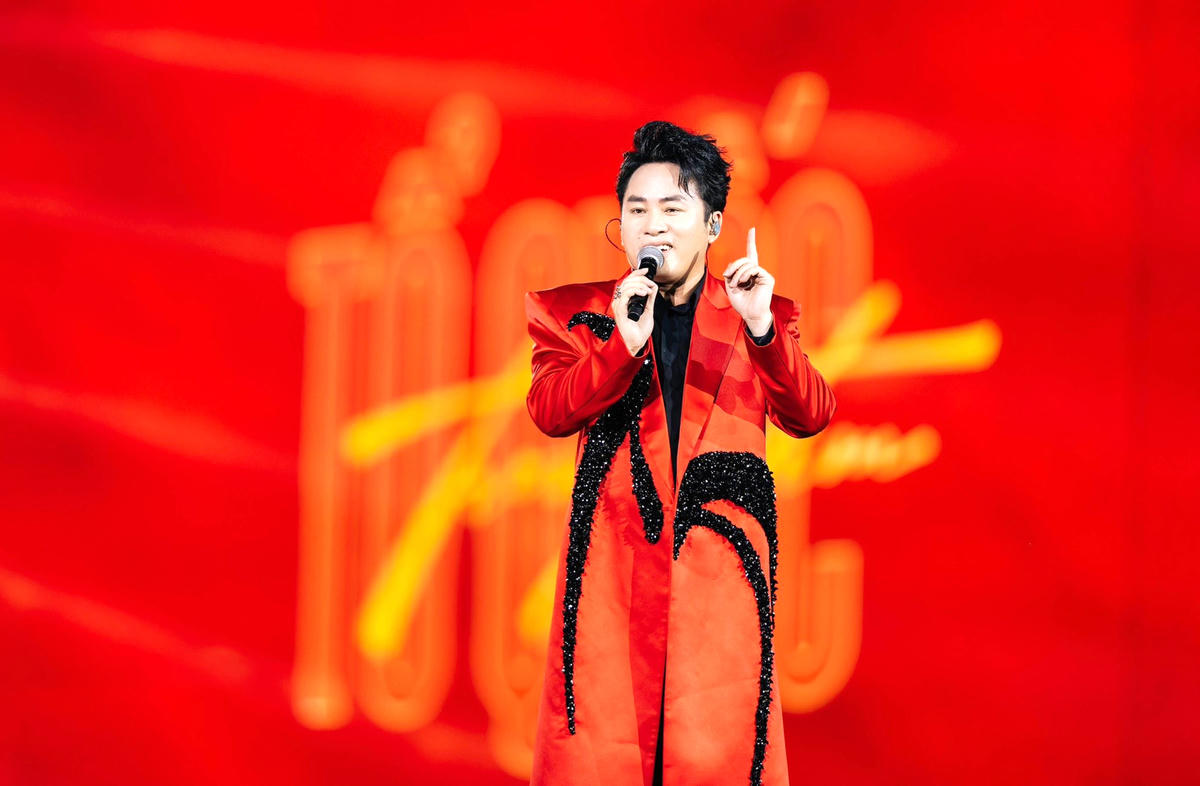 Tùng Dương và live concert lớn nhất: Bay về phía mặt trời