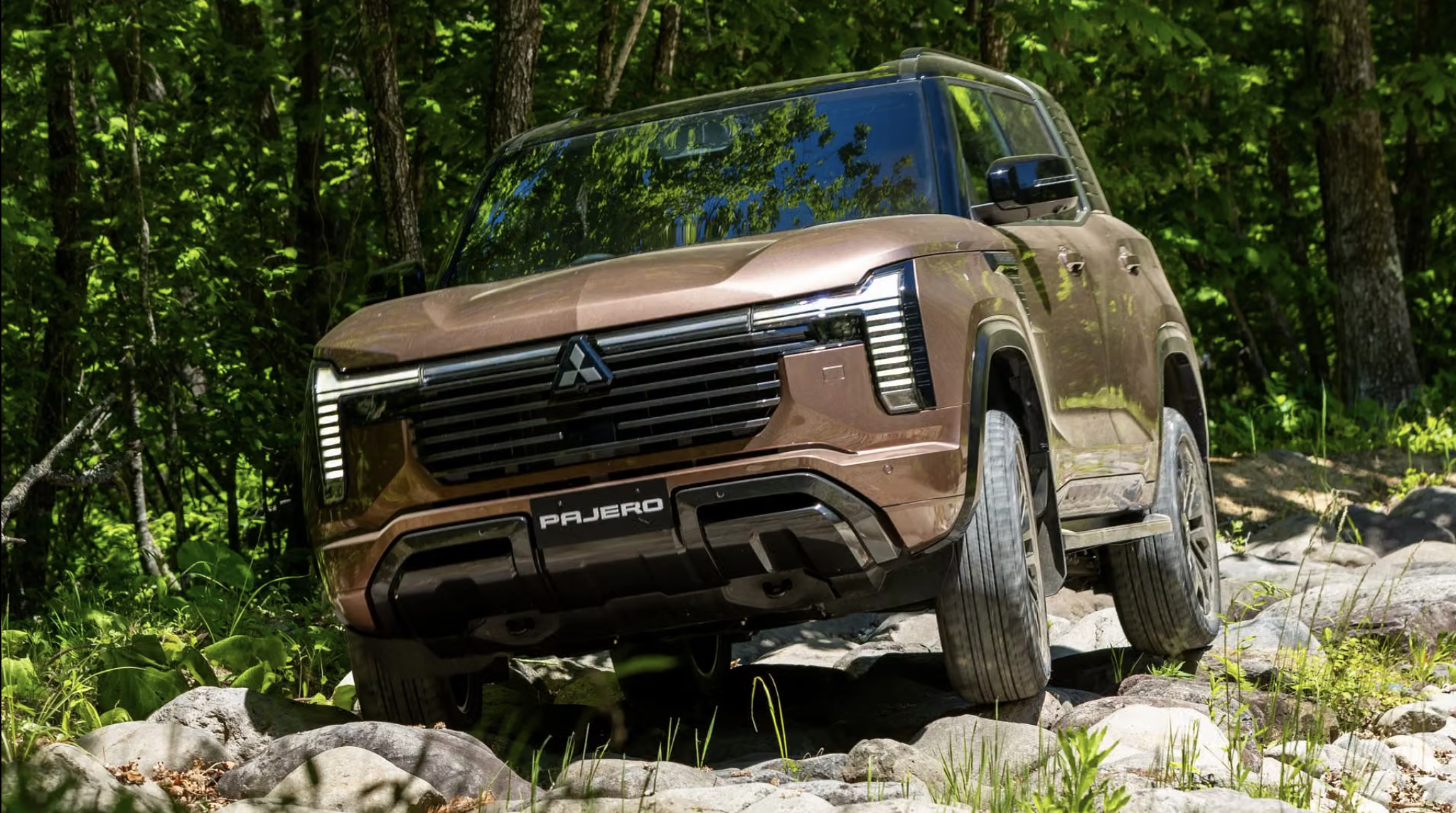 Pajero thế hệ mới: Dùng khung gầm Triton nhưng không còn là bán tải đội lốt