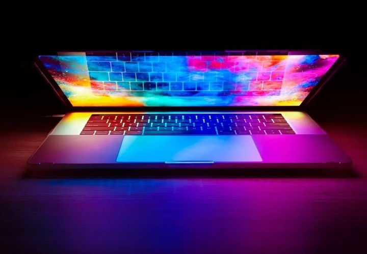 MacBook Pro OLED cảm ứng: Bước ngoặt thiết kế mỏng nhẹ và linh hoạt