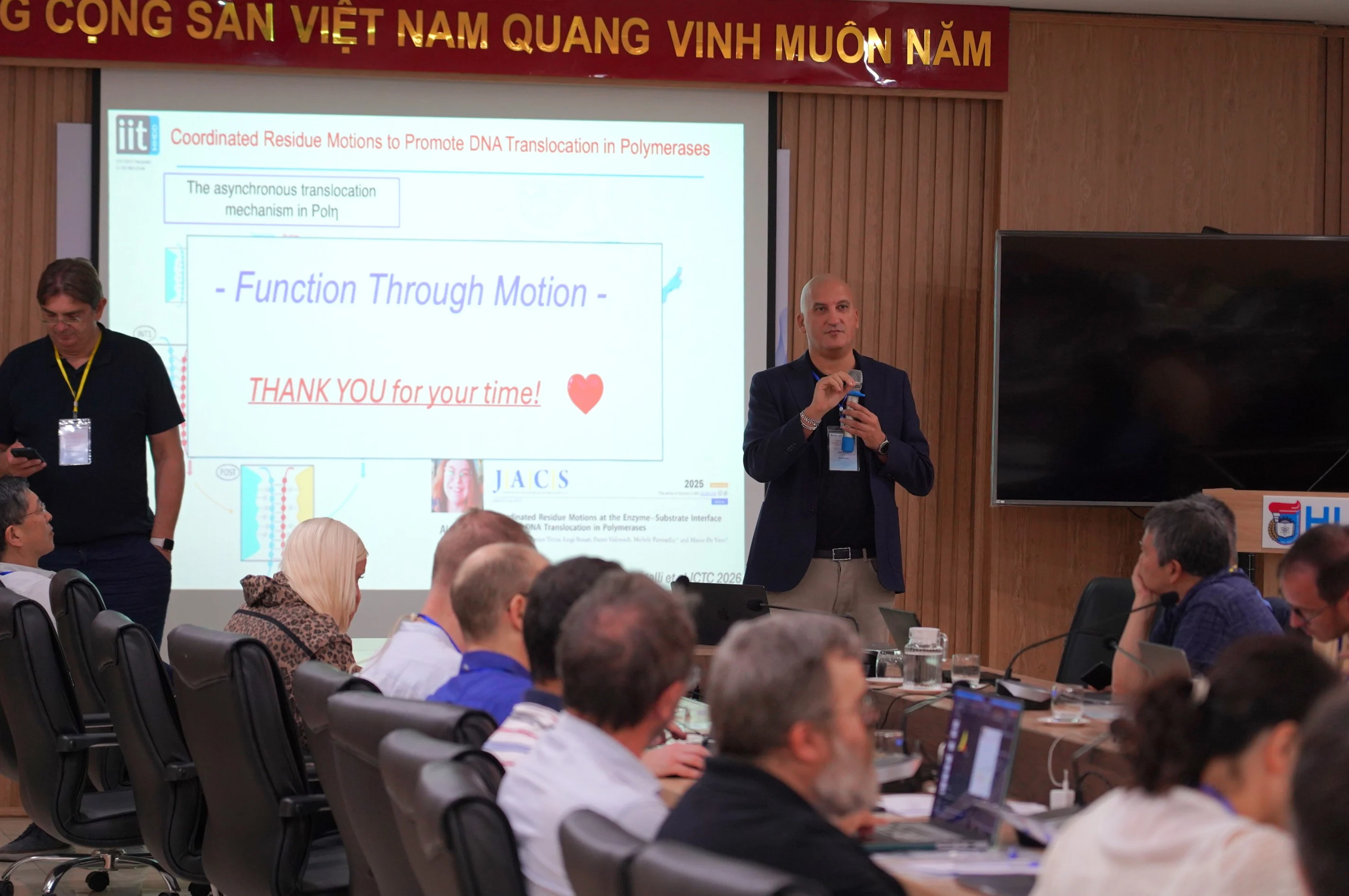 Từ phòng thí nghiệm đến thị trường: cú chuyển mình của khoa học hóa học Việt