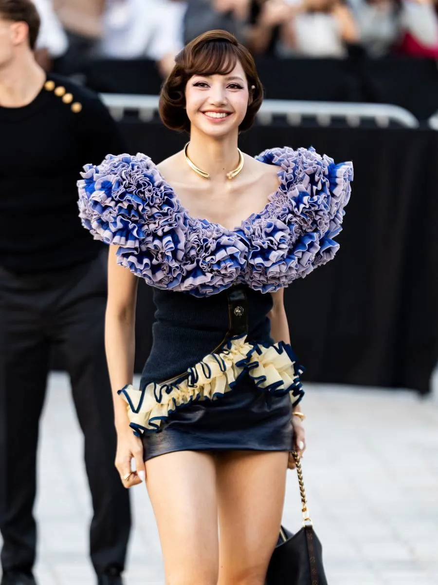 Louis Vuitton Xuân Hè: Khi Lisa, Zendaya Và Dàn Sao Định Hình Paris