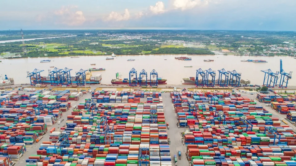 Vì sao Việt Nam dẫn đầu tăng trưởng Đông Nam Á?