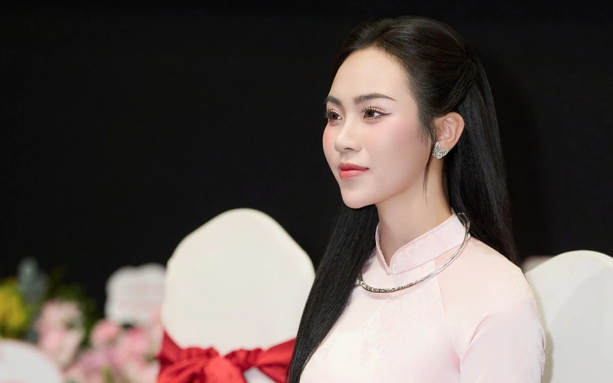 Khi cô giáo trở thành người khắt khe nhất của giọng hát Hà Nội