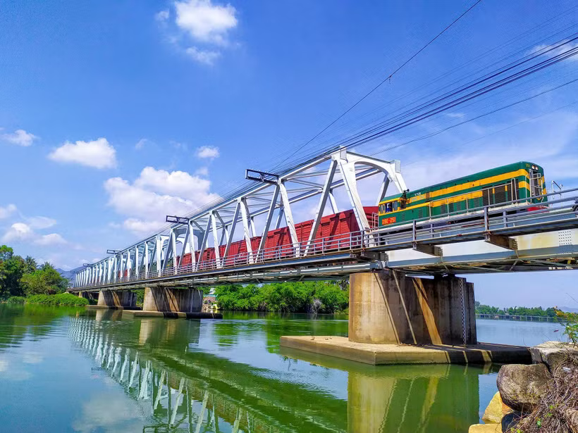Thương mại Việt Nam-Lào bứt phá và sức bật từ hạ tầng kết nối