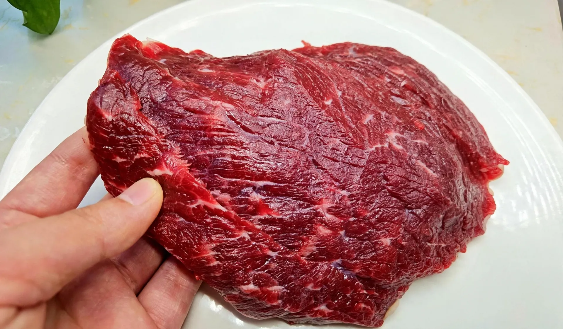 Thịt nào giàu protein hơn gà vịt nhưng rẻ hơn bò?